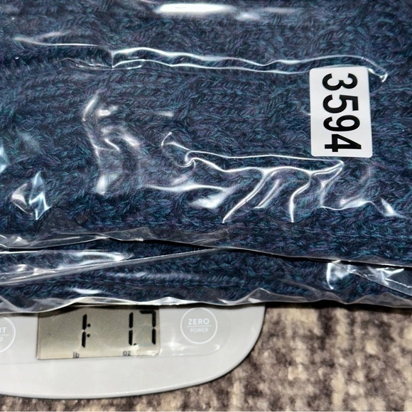 Aran Woolen Mills Men’s Size S Navy Blue Cable Knit Merino Wool 1/4 Zip Sweater - Picture 7 of 7